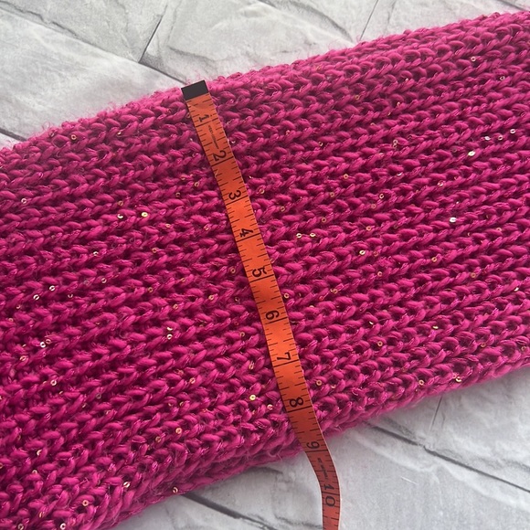Fuchsia pink wrap sequins bling crochet scarf - Picture 7 of 7